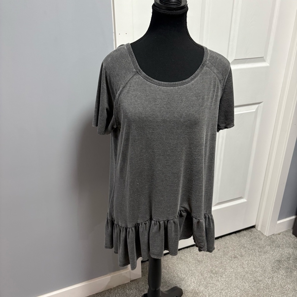 Dantelle Tee
